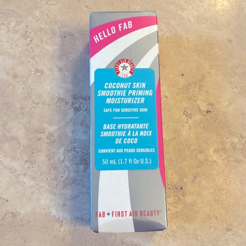 First Aid Beauty Hello Fab coconut skin smoothie priming moisturizer